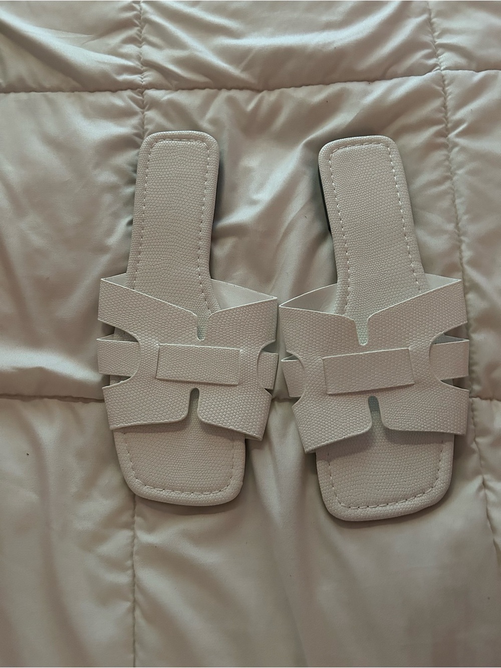 WHITE SANDLES OR SLIDES NEW SIZE 9